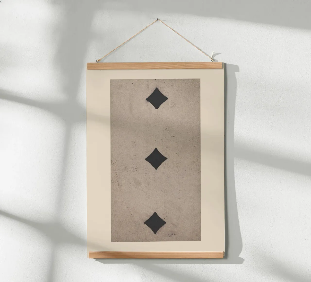 Stampa d'arte dei Tarocchi d'epoca con il Tre di Quadri poster da vintagepod