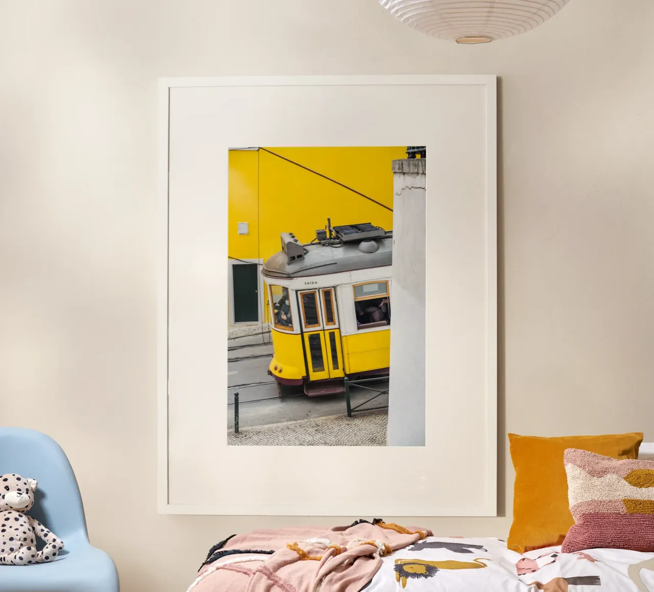 Yellow Tram in Lisbon Portugal poster da patiphotography