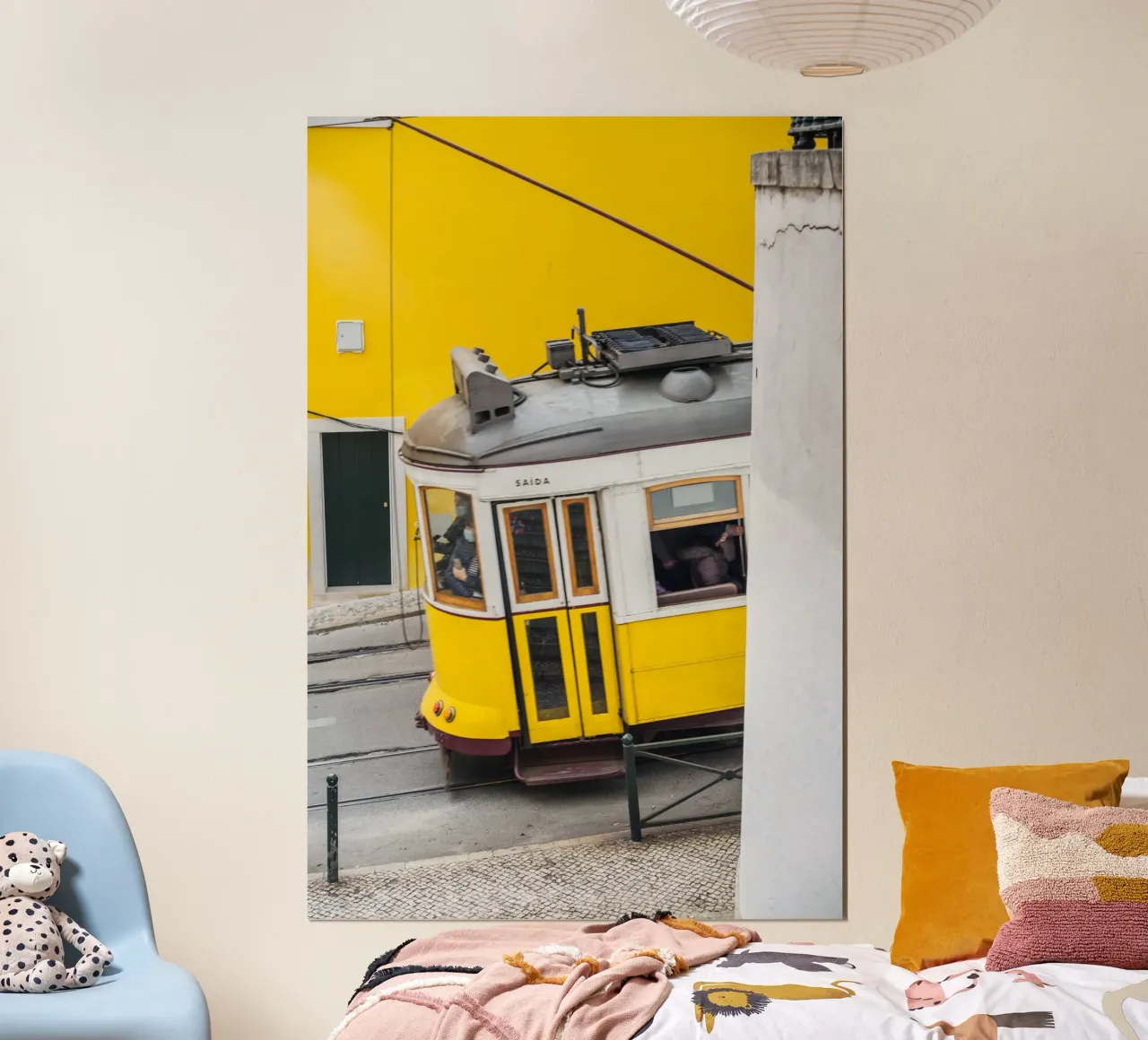 Yellow Tram in Lisbon Portugal poster da patiphotography