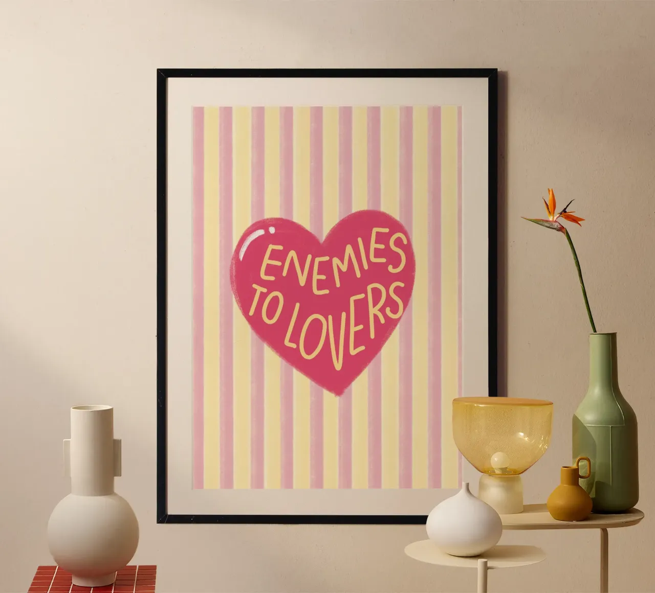 Feinde zu Liebhabern Rosa Herz Ästhetisches Poster Poster mit Kunststoffrahmen von vintagepod
