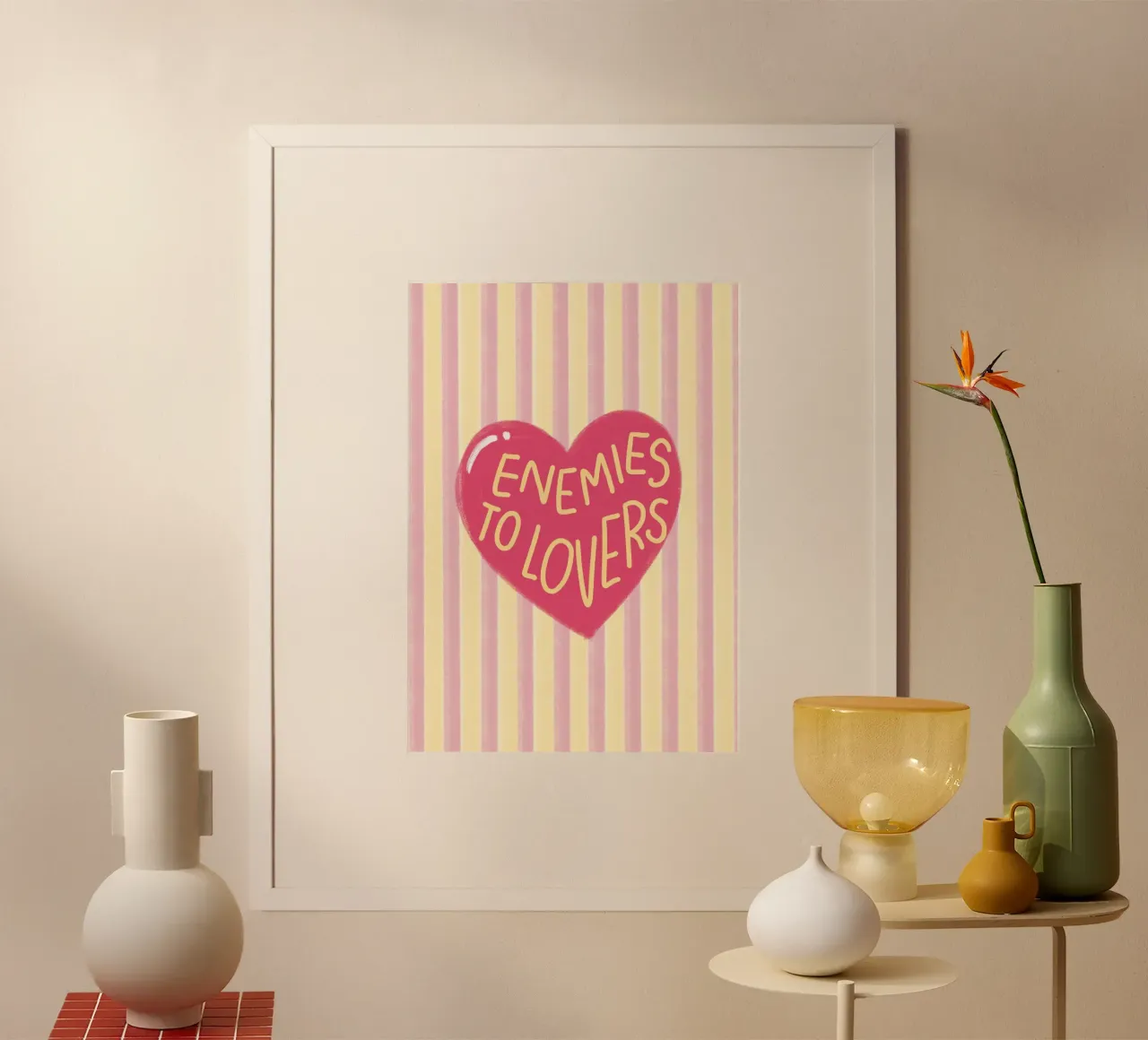 Feinde zu Liebhabern Rosa Herz Ästhetisches Poster Poster mit Kunststoffrahmen von vintagepod