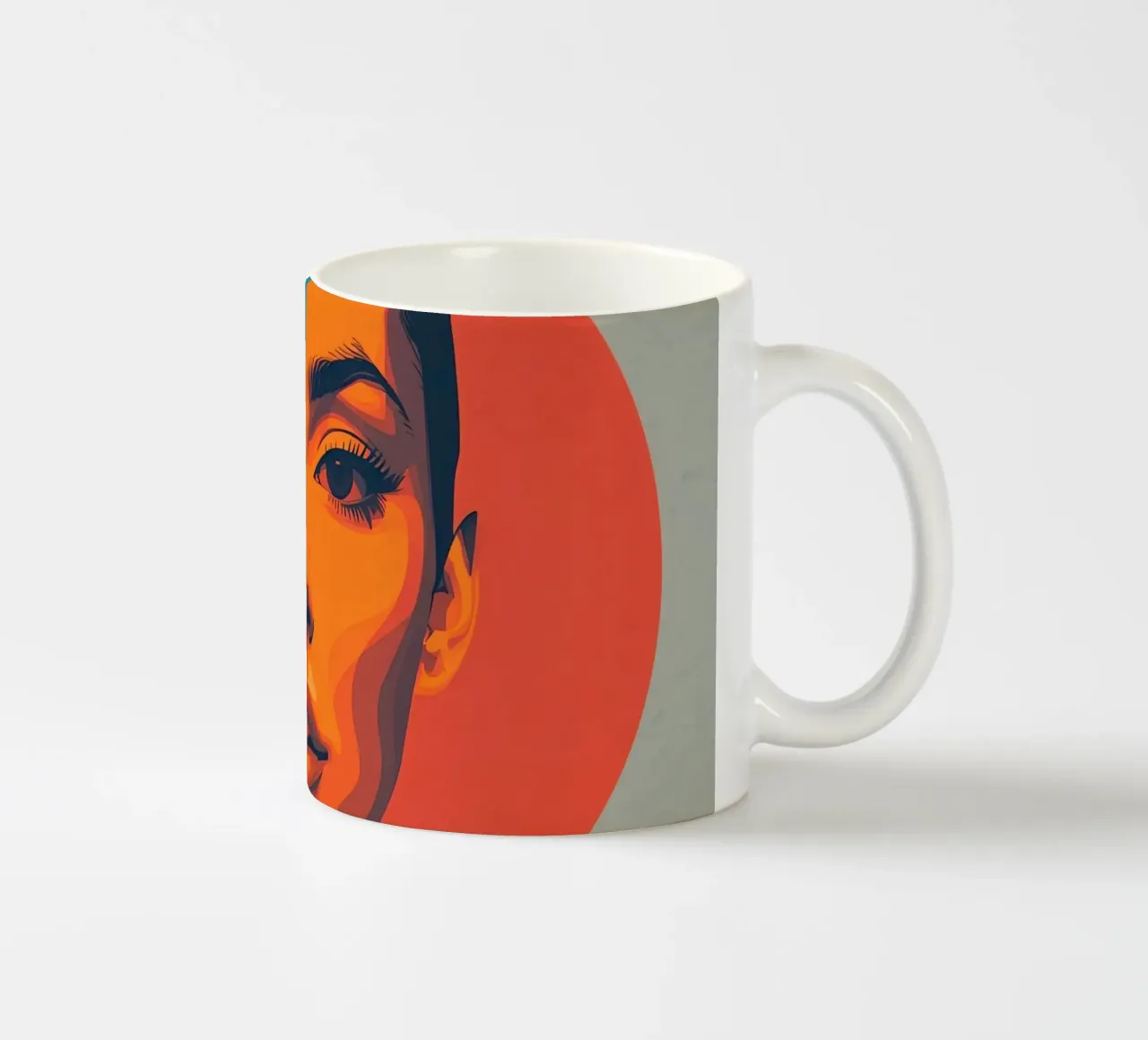 Ritratto di volto di donna in forme geometriche tazza in ceramica da DesignDoodle