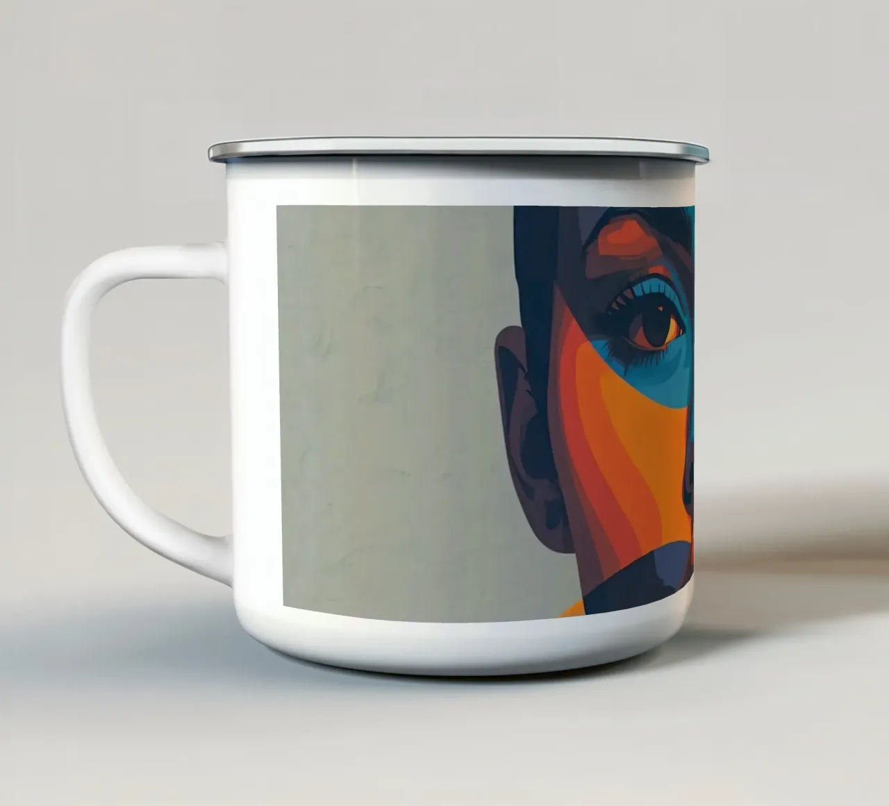 Ritratto di volto di donna in forme geometriche tazza in smalto da DesignDoodle
