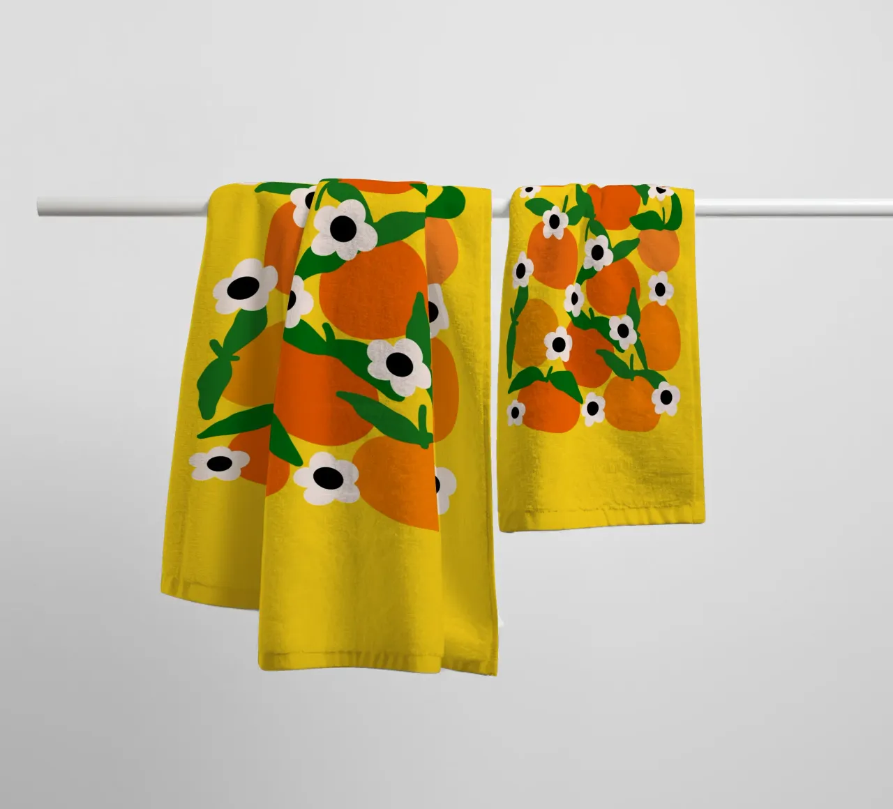 Blooming tangerines badhanddoek van TijanaArtStudio88