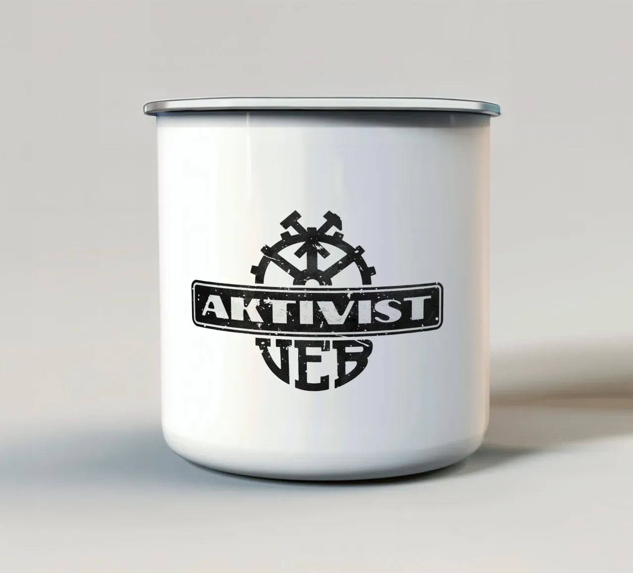 Attivista della VEB tazza in smalto da DDR DESIGN