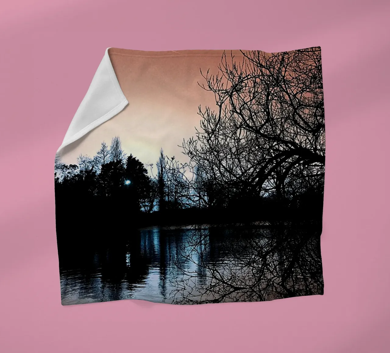 FAA342 L'ULTIMA LUCE. coperta in pile da Thierry vobmann photography