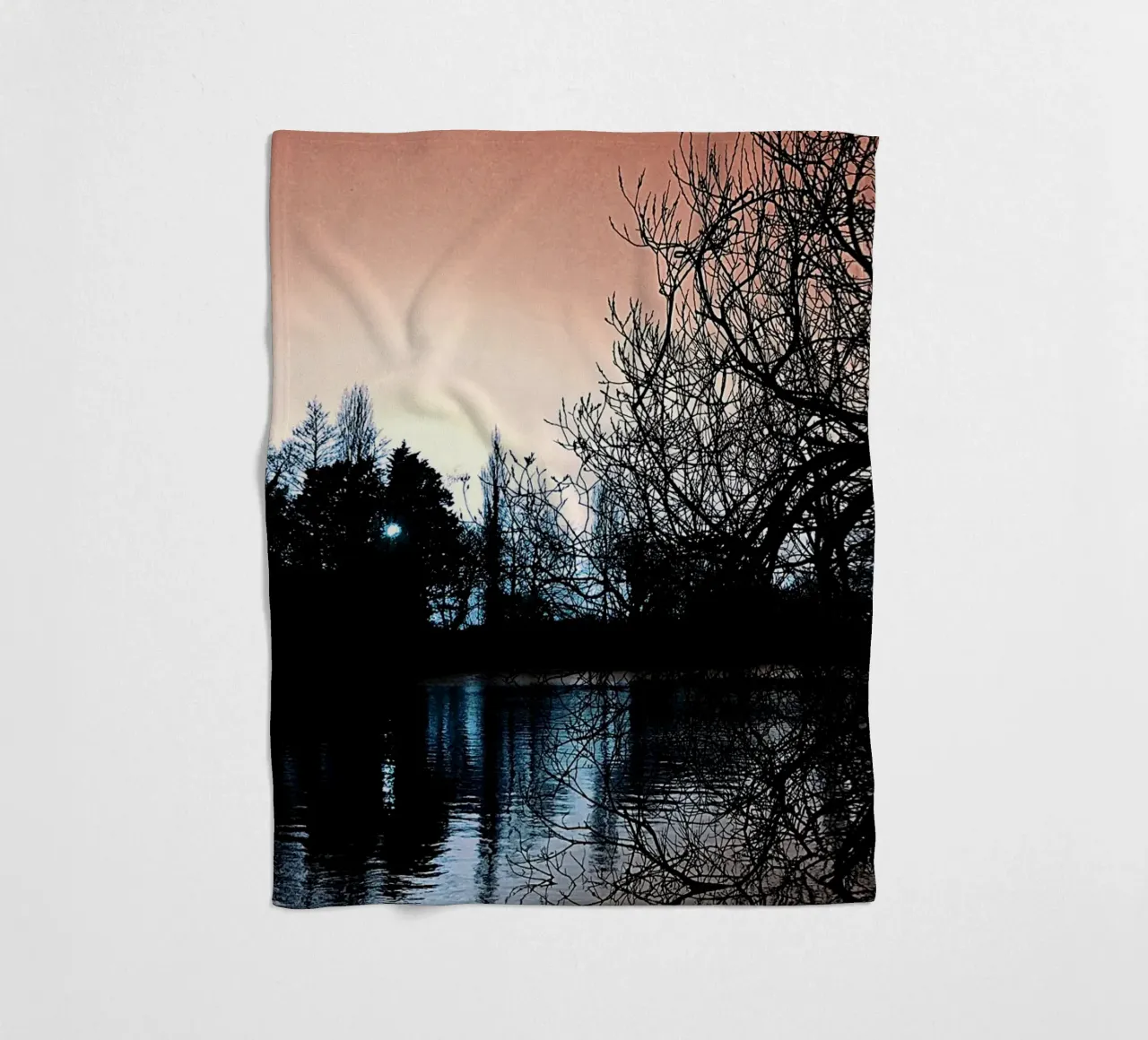FAA342 L'ULTIMA LUCE. coperta in pile da Thierry vobmann photography