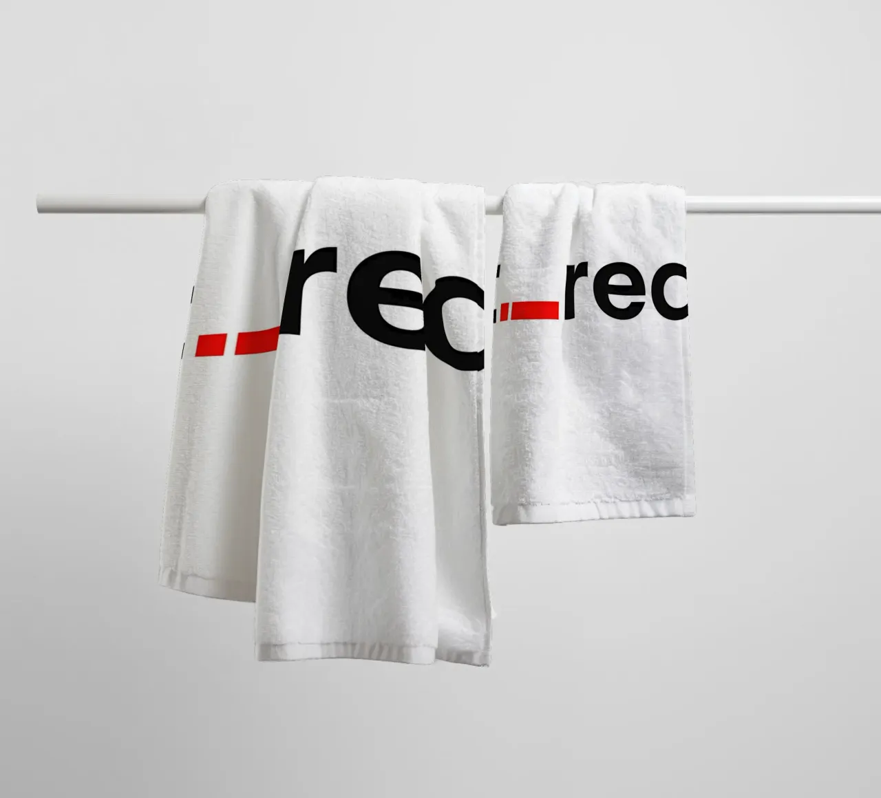 t._red asciugamano da bagno da Type & Tape