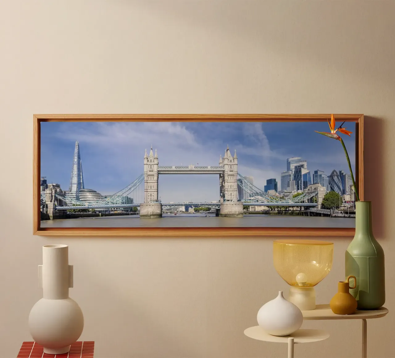 L'unico Tower Bridge in un panorama moderno della città tela con Cornice a cassetta da Melanie Viola