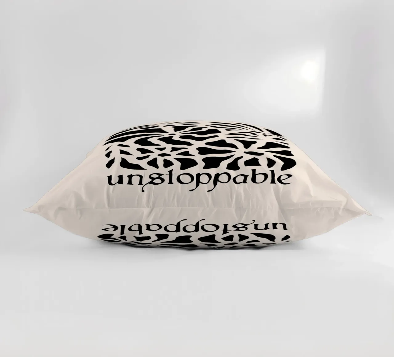 Unstoppable Black version cuscino da TijanaArtStudio88