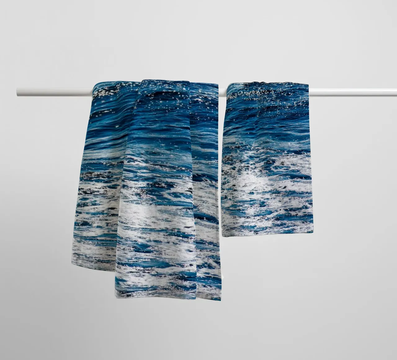 Forward towel by Tal Paz-Fridman