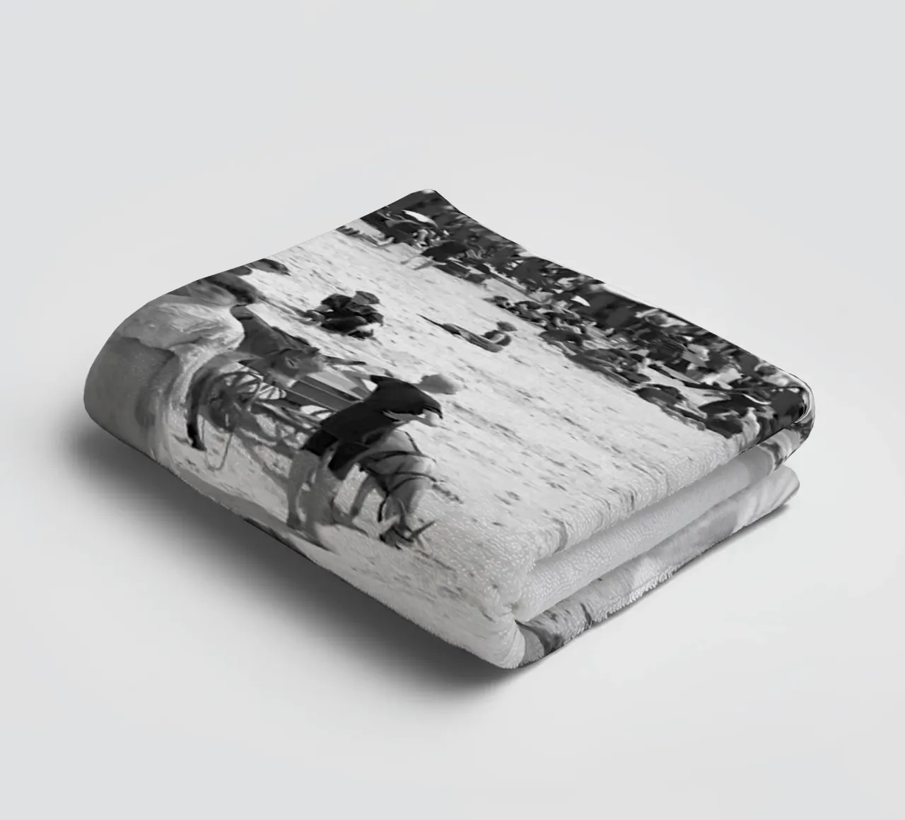 Plage victorienne, photo ancienne en noir et blanc serviette de bain de Vibrant Vintage Prints