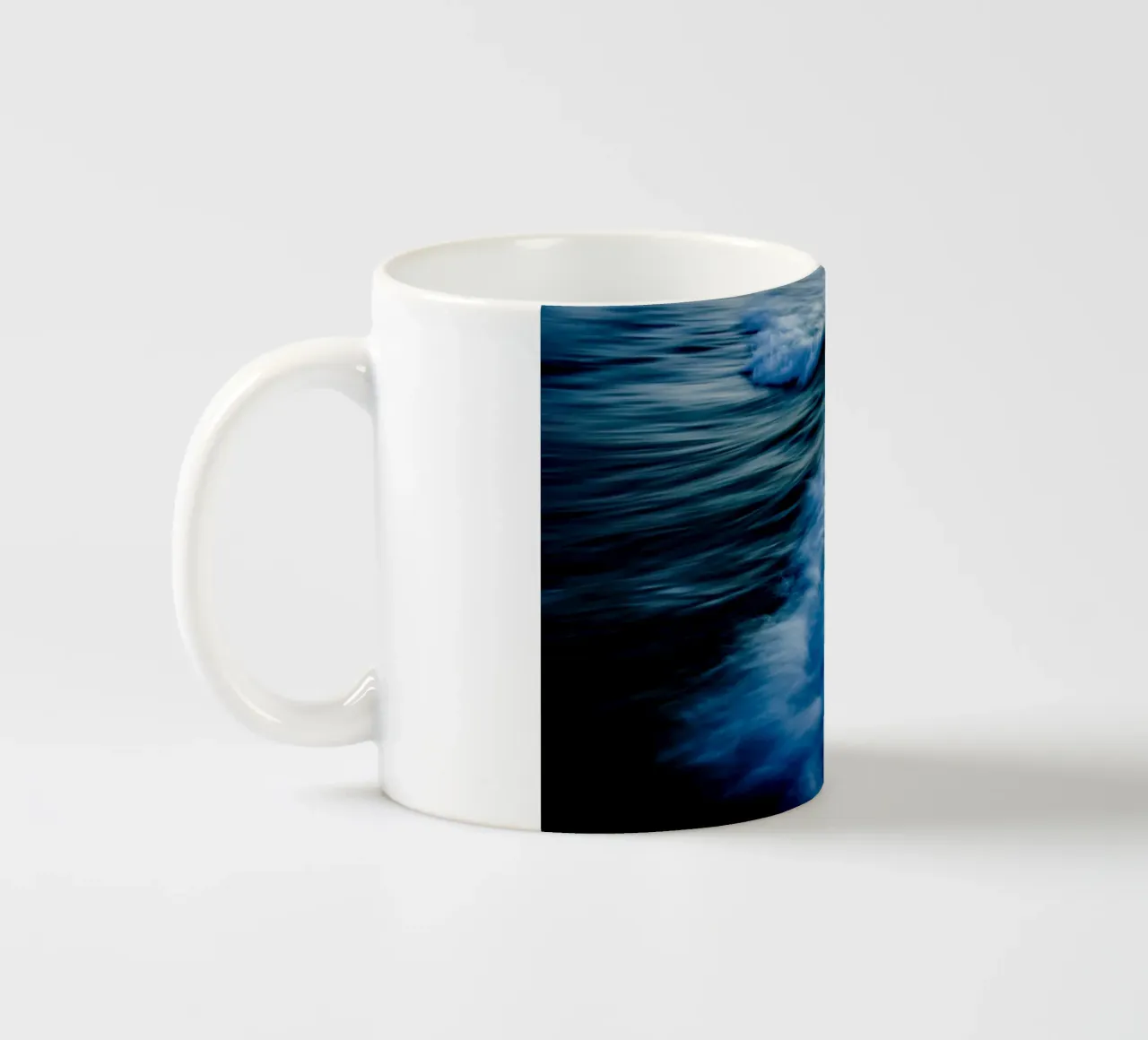 L'unicità delle onde XLV tazza in ceramica da Tal Paz-Fridman