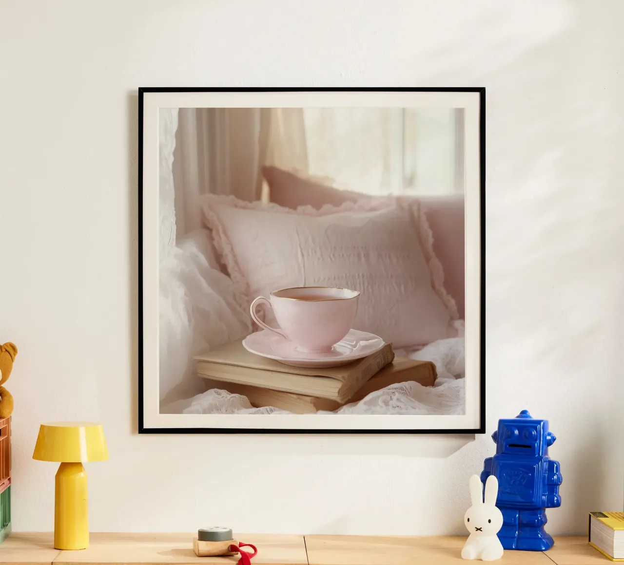 Sussurri in rosa poster con telaio in alluminio da StillVibe Home
