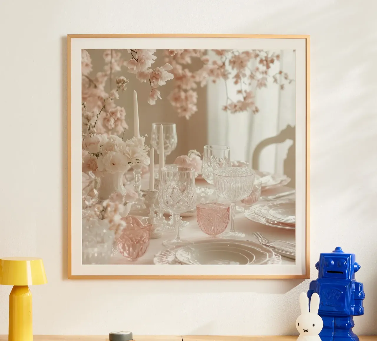 Sussurri in rosa poster con telaio in legno da StillVibe Home