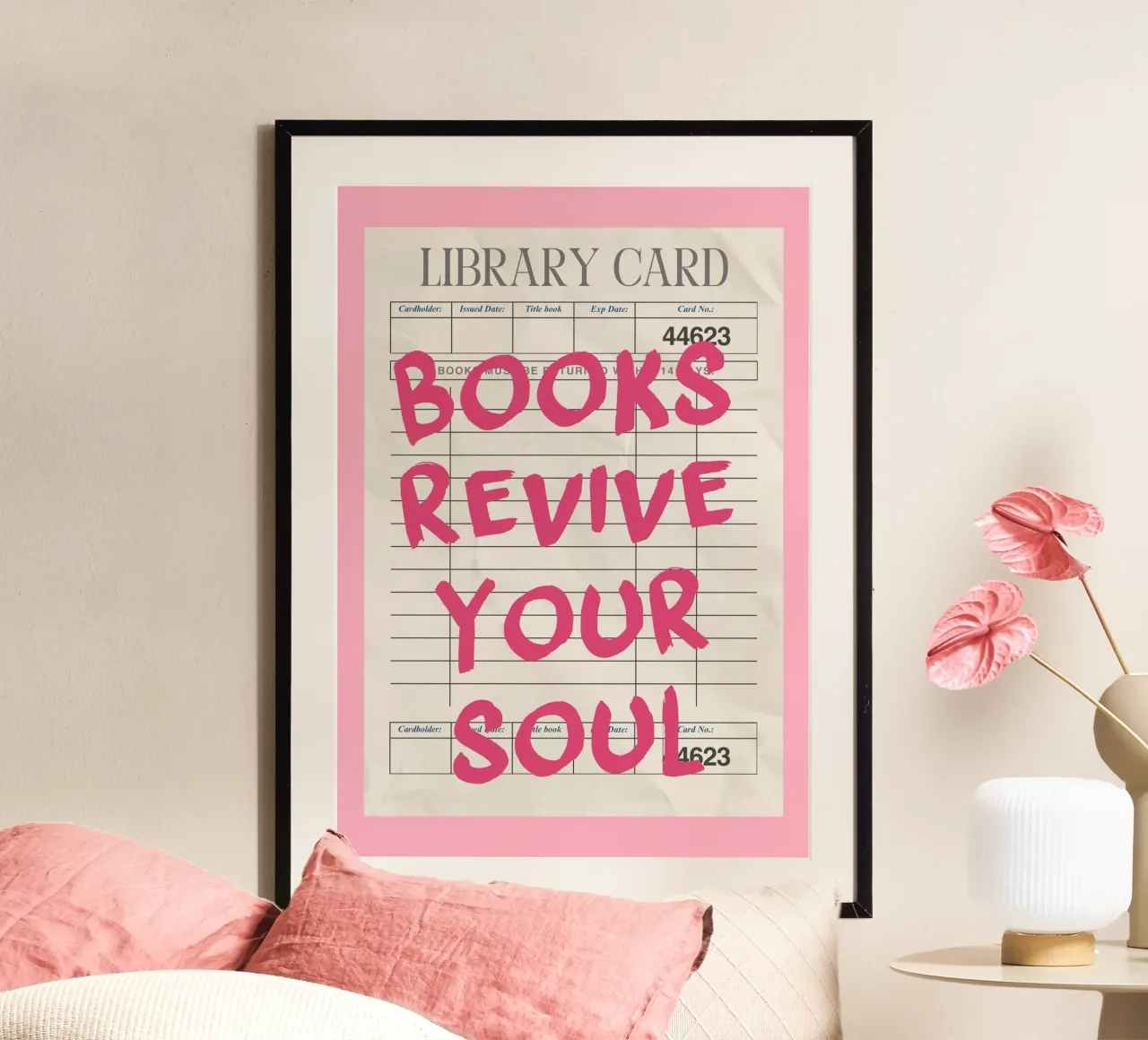"Poster per la tessera della biblioteca "I libri ravvivano l'anima poster con telaio in legno da vintagepod