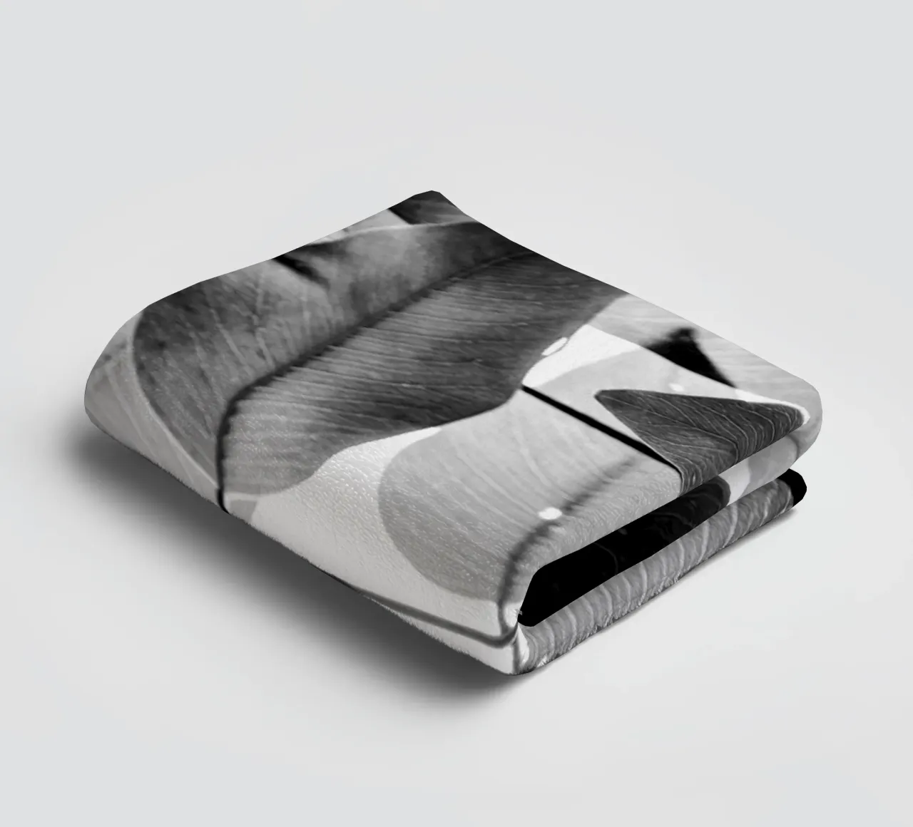 Experiments with Leaves I towel by Tal Paz-Fridman