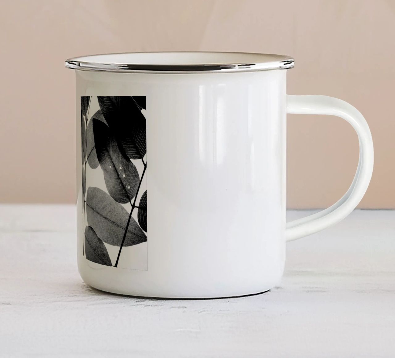 Esperimenti con le foglie II tazza in smalto da Tal Paz-Fridman
