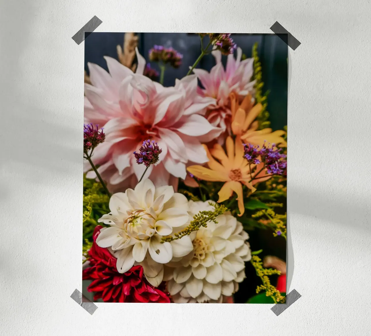Fiori del giardino poster con telaio in alluminio da Janine Sommer Fotografie