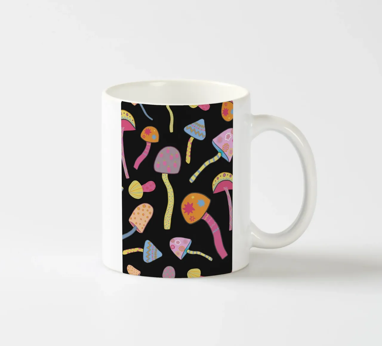 Funghi magici neri II tazza in ceramica da gulsengunel