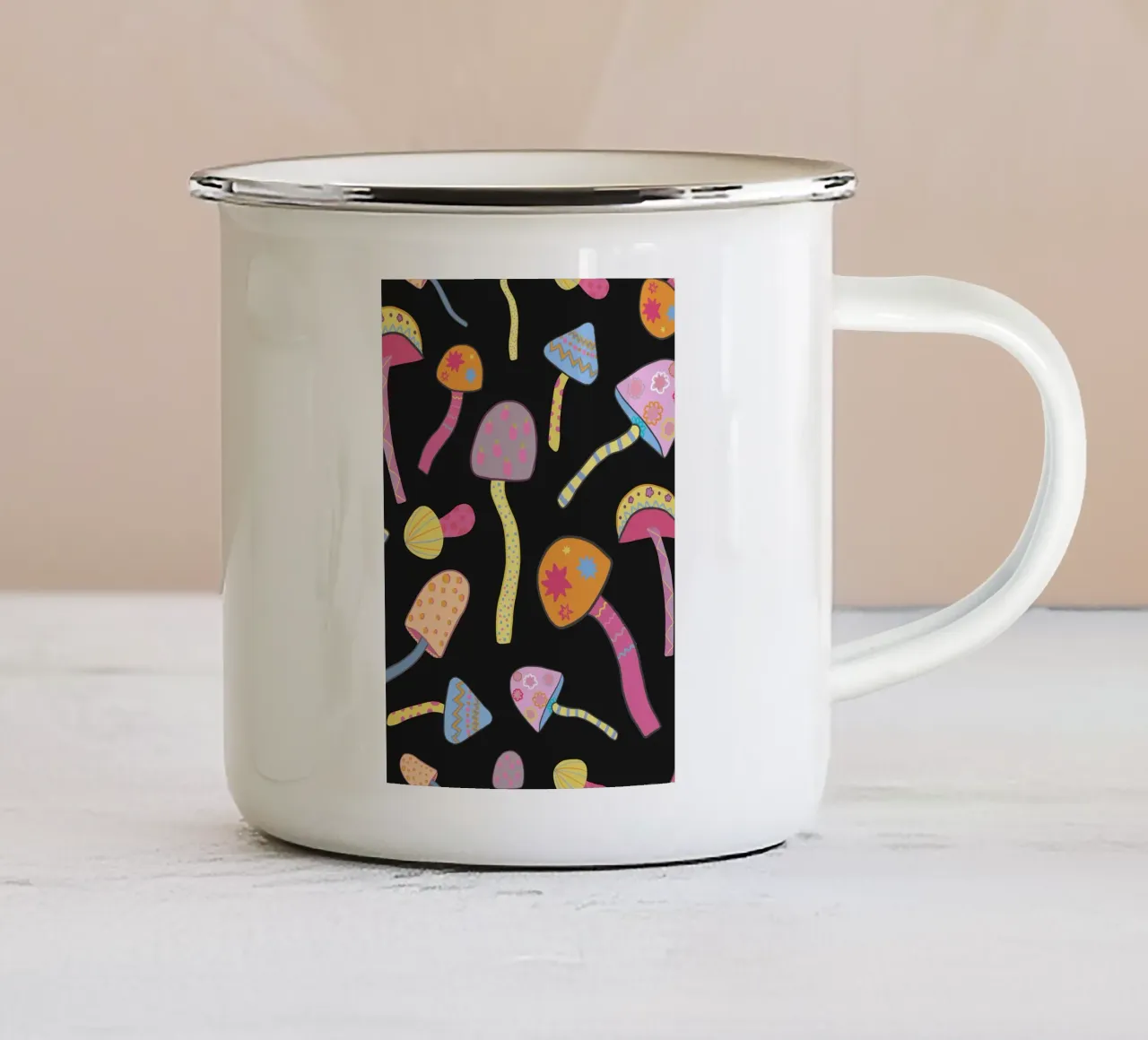 Funghi magici neri II tazza in smalto da gulsengunel