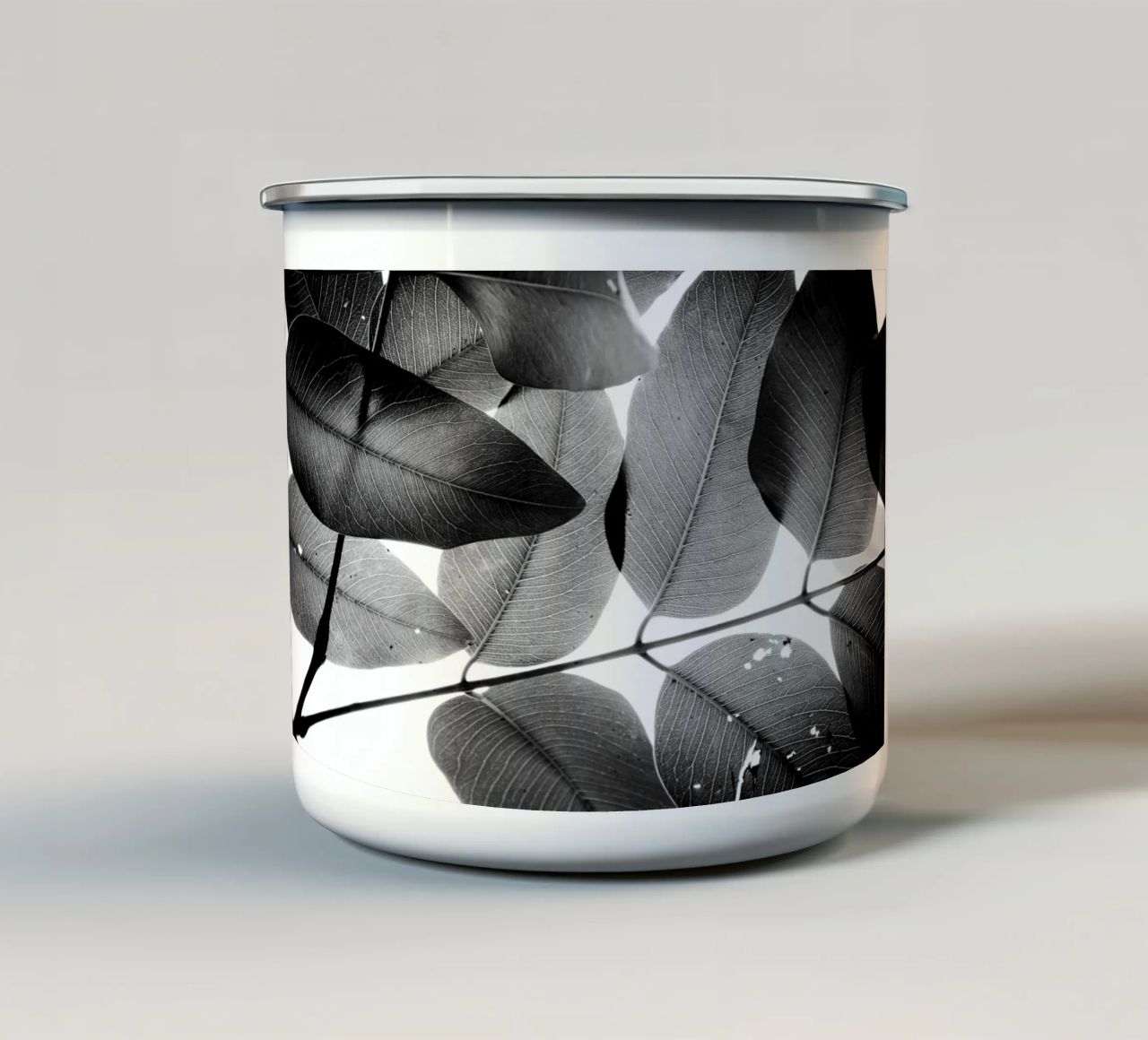 Rami e foglie, 2016, 3 tazza in smalto da Tal Paz-Fridman