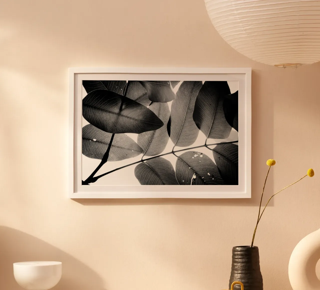 Rami e foglie, 2016, 3 poster con telaio in alluminio da Tal Paz-Fridman