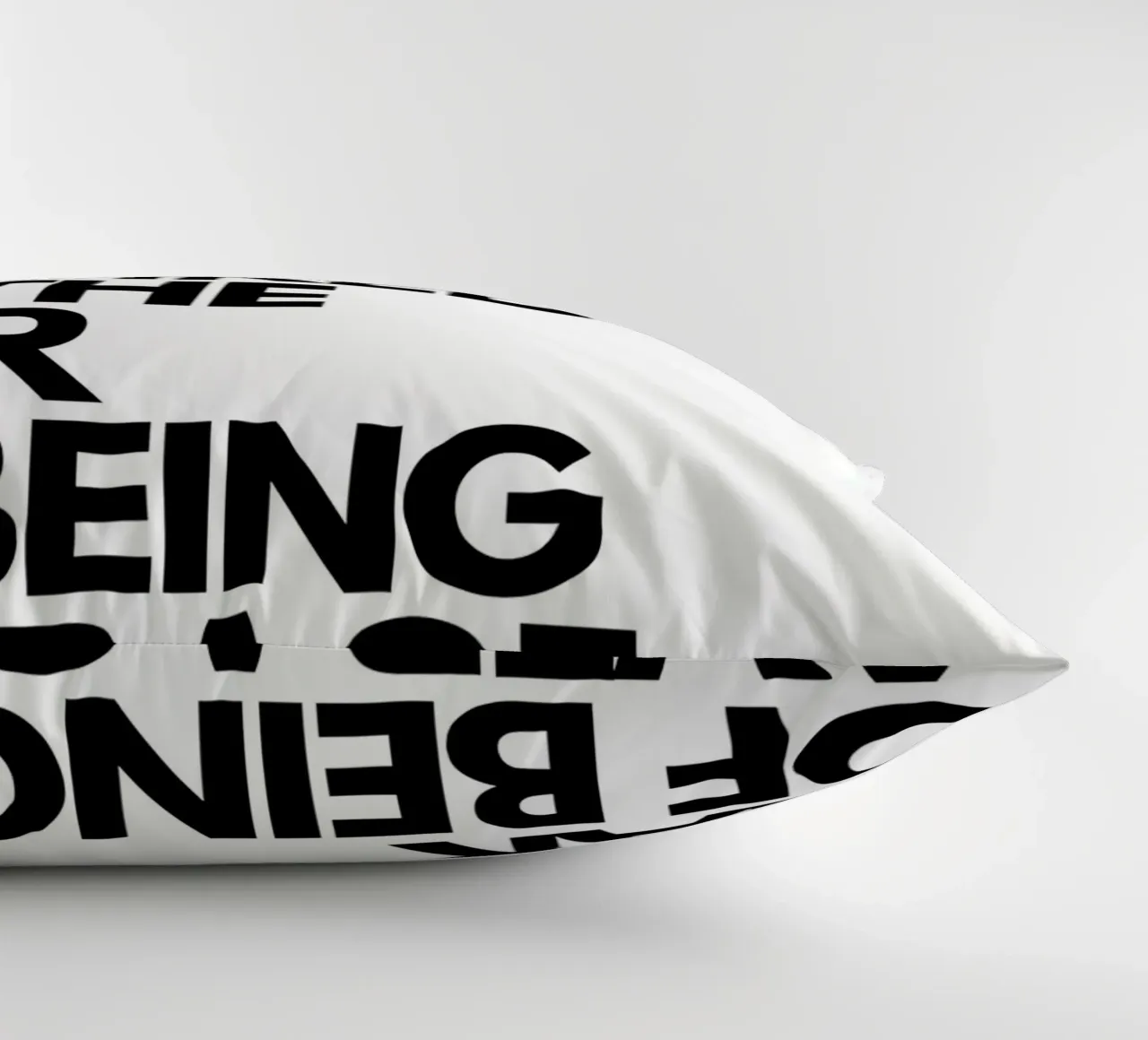 INSPIRED BY THE FEAR OF BEING AVERAGE cuscino da Type & Tape