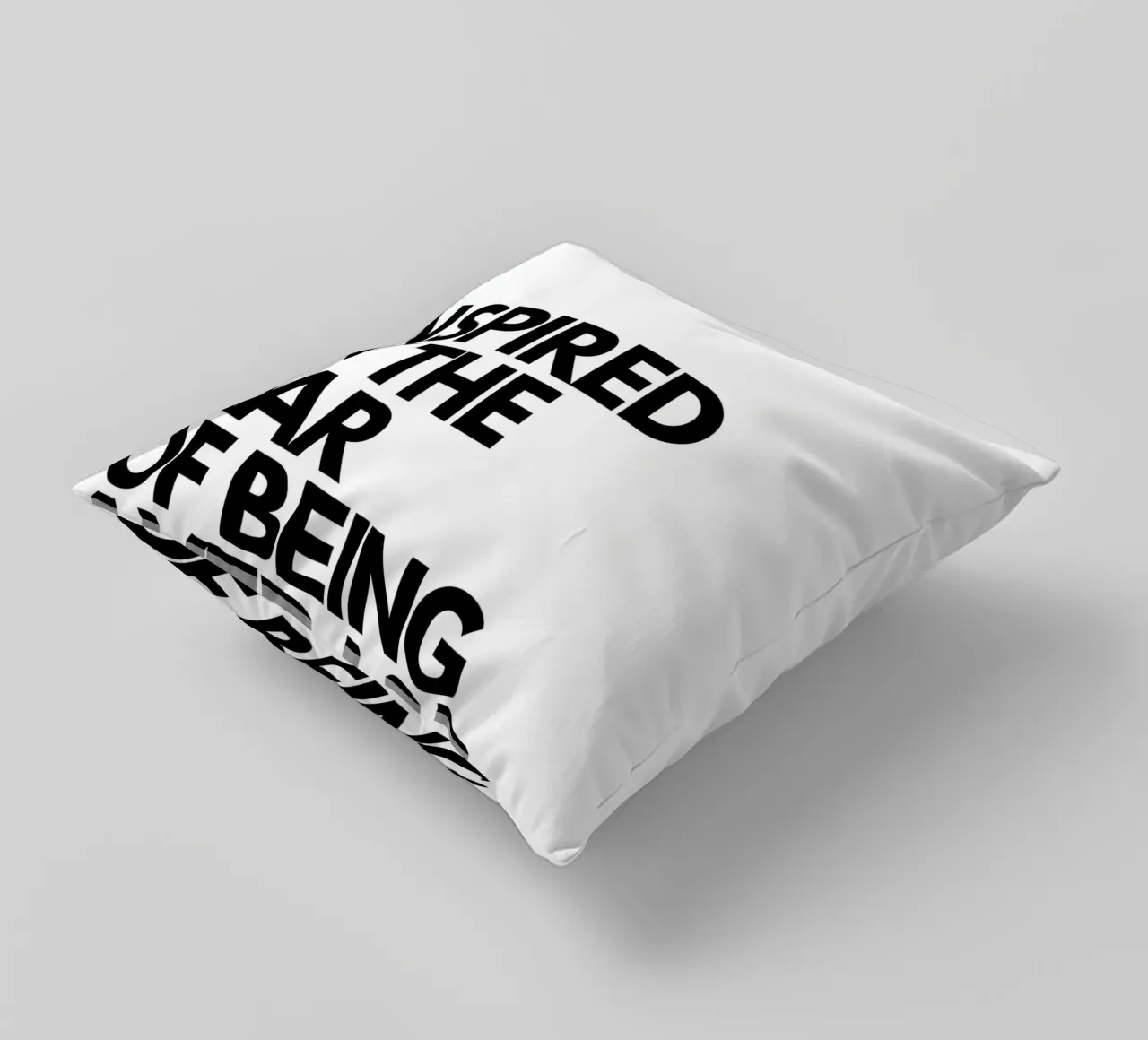 INSPIRED BY THE FEAR OF BEING AVERAGE cuscino da Type & Tape