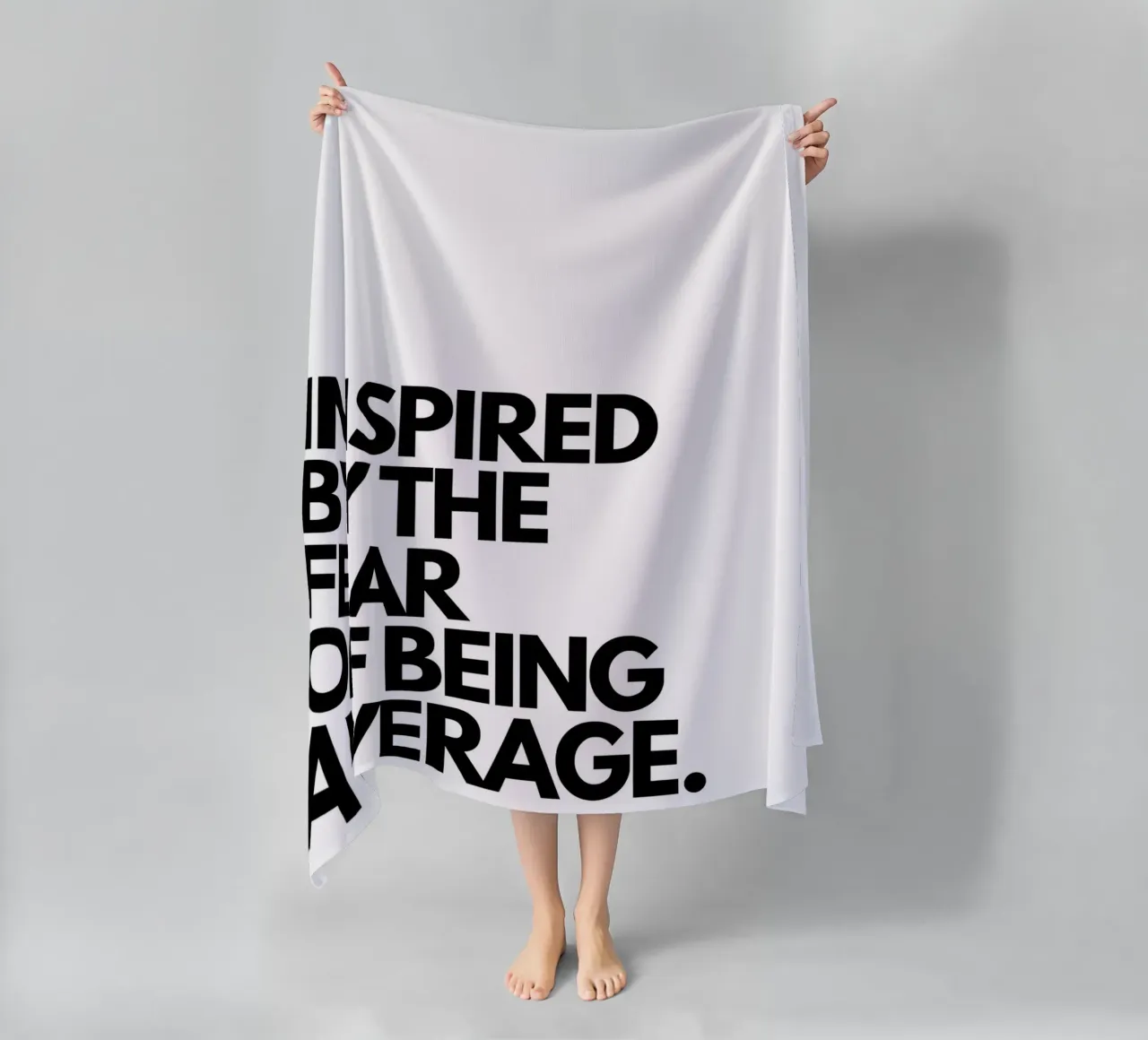 INSPIRED BY THE FEAR OF BEING AVERAGE telo mare da Type & Tape