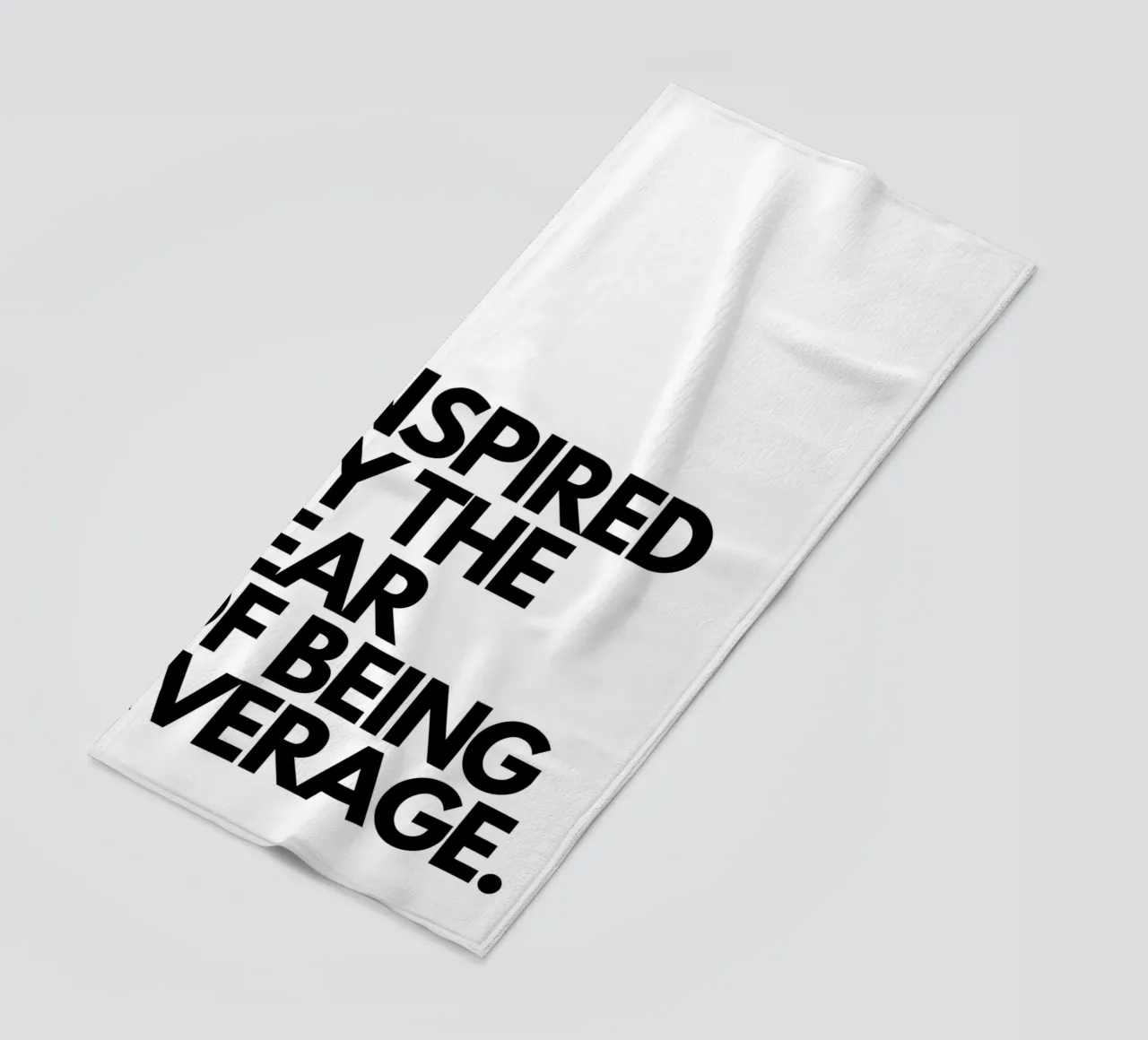 INSPIRED BY THE FEAR OF BEING AVERAGE telo mare da Type & Tape