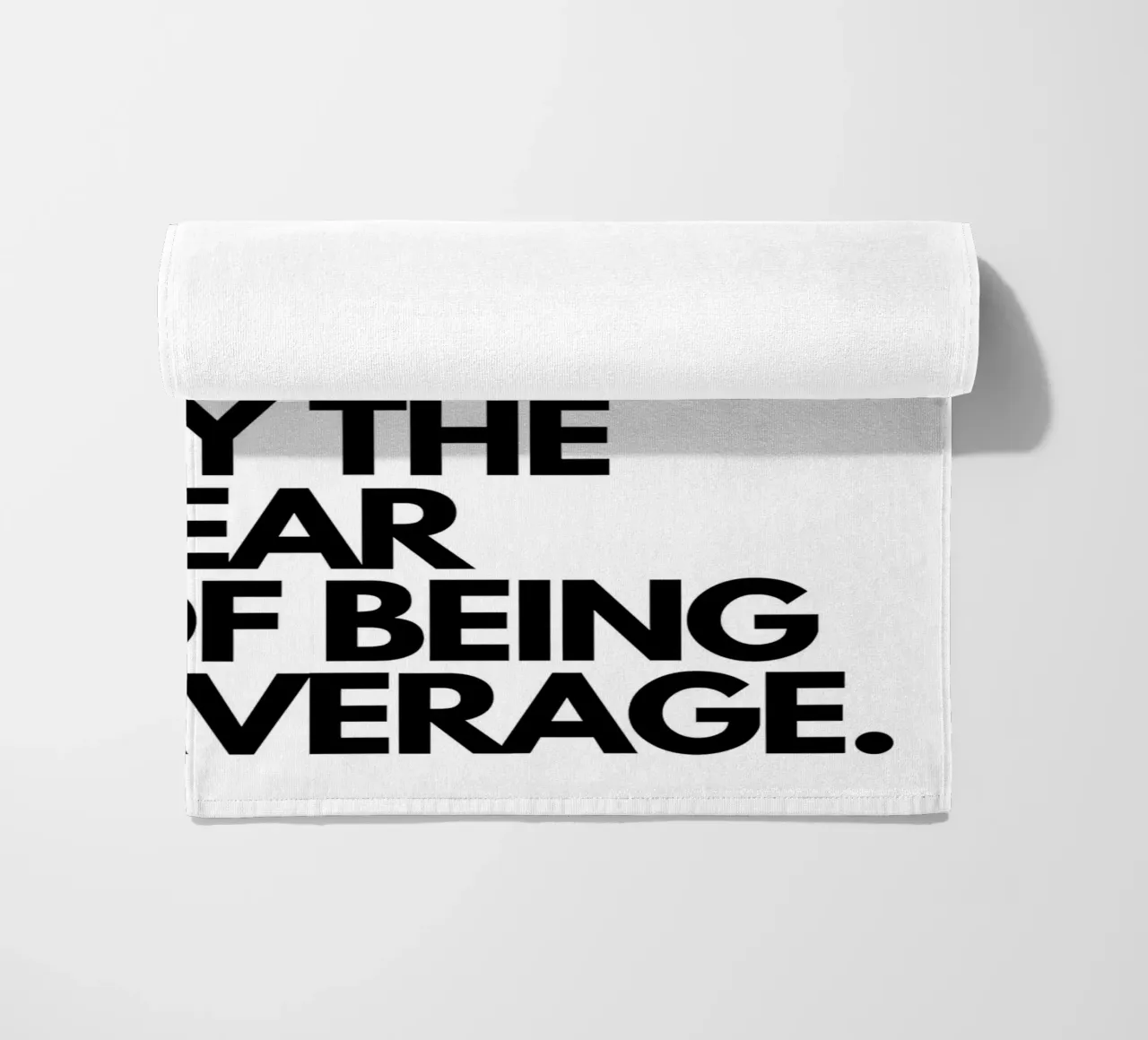 INSPIRED BY THE FEAR OF BEING AVERAGE telo mare da Type & Tape