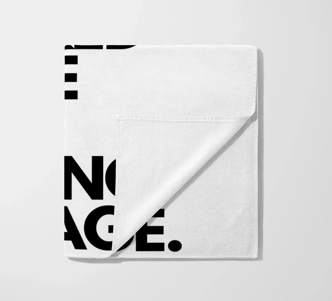INSPIRED BY THE FEAR OF BEING AVERAGE telo mare da Type & Tape
