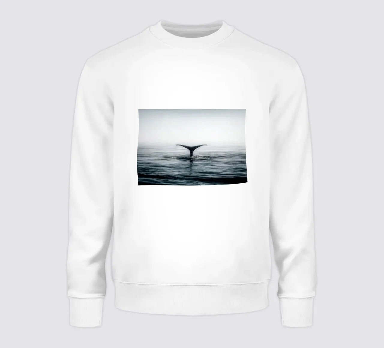 Minimalist Whale Tail – Ocean Photography-Inspired Print felpa da Vela Luna