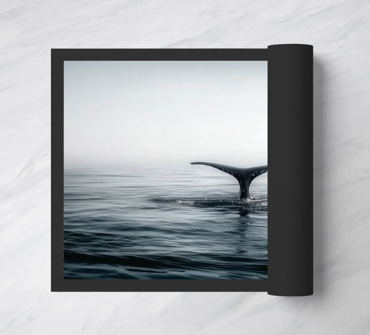 Minimalist Whale Tail – Ocean Photography-Inspired Print zerbino da Vela Luna