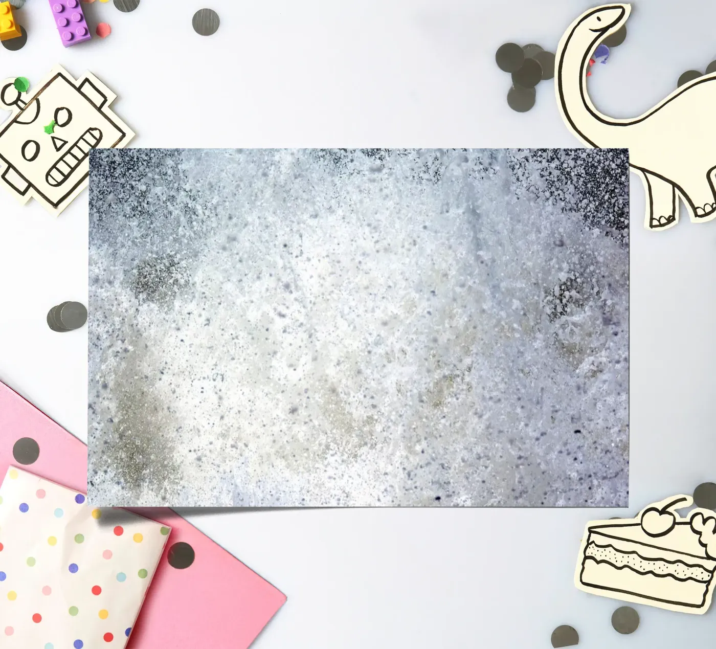 Implosie I stickervel van Tal Paz-Fridman