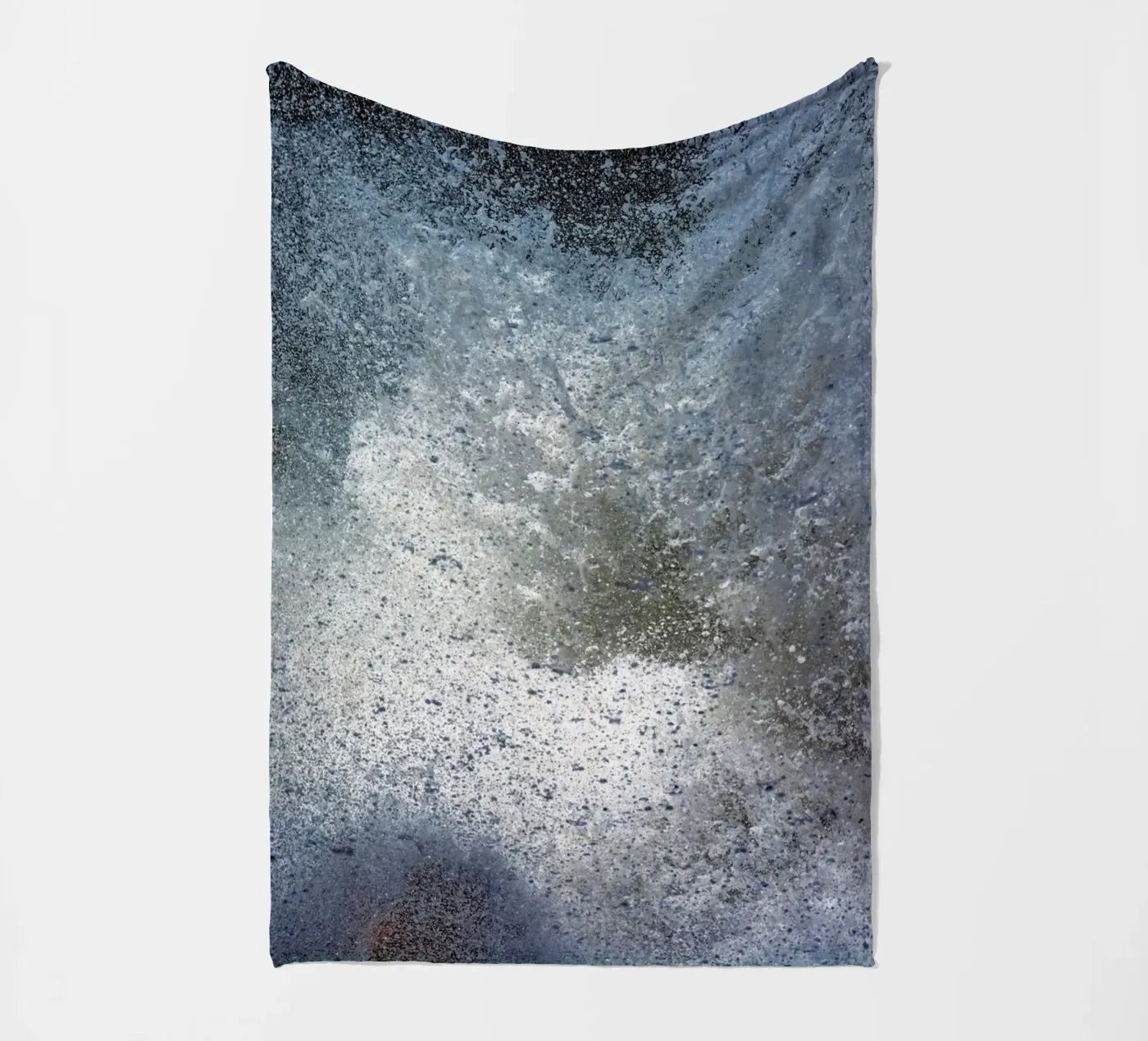 Implosion II Fleecedecke von Tal Paz-Fridman