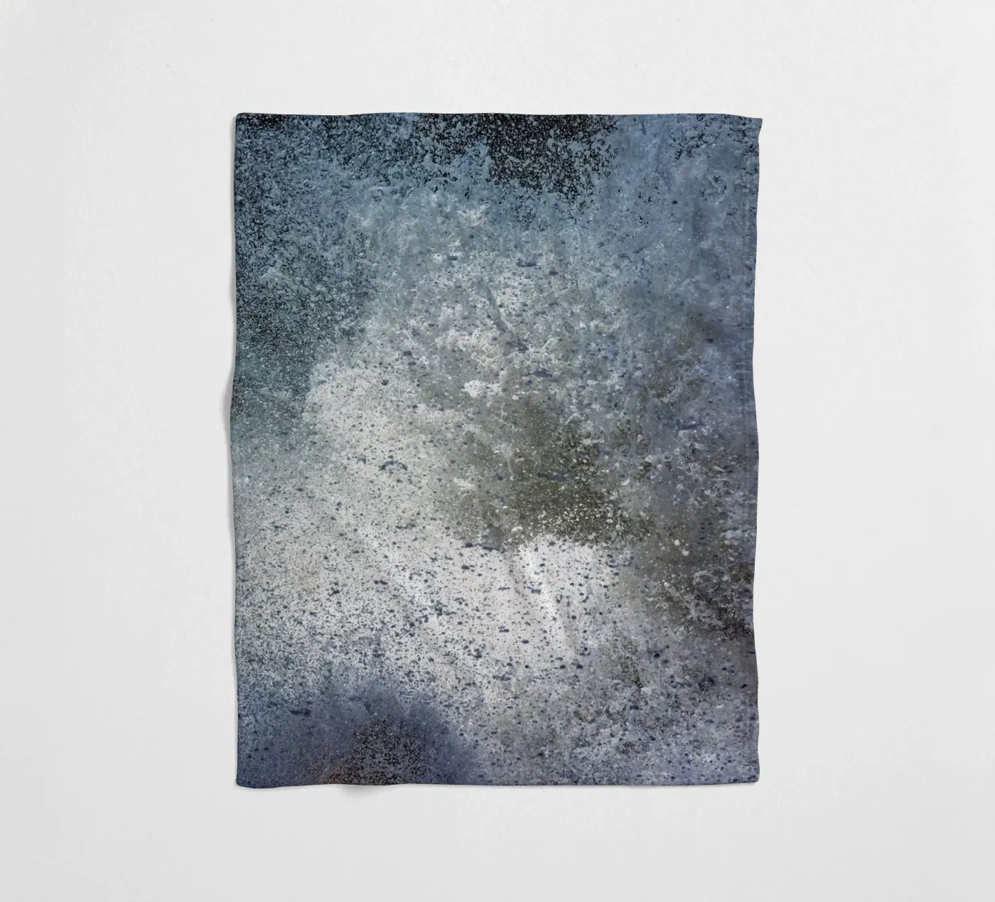 Implosion II Fleecedecke von Tal Paz-Fridman