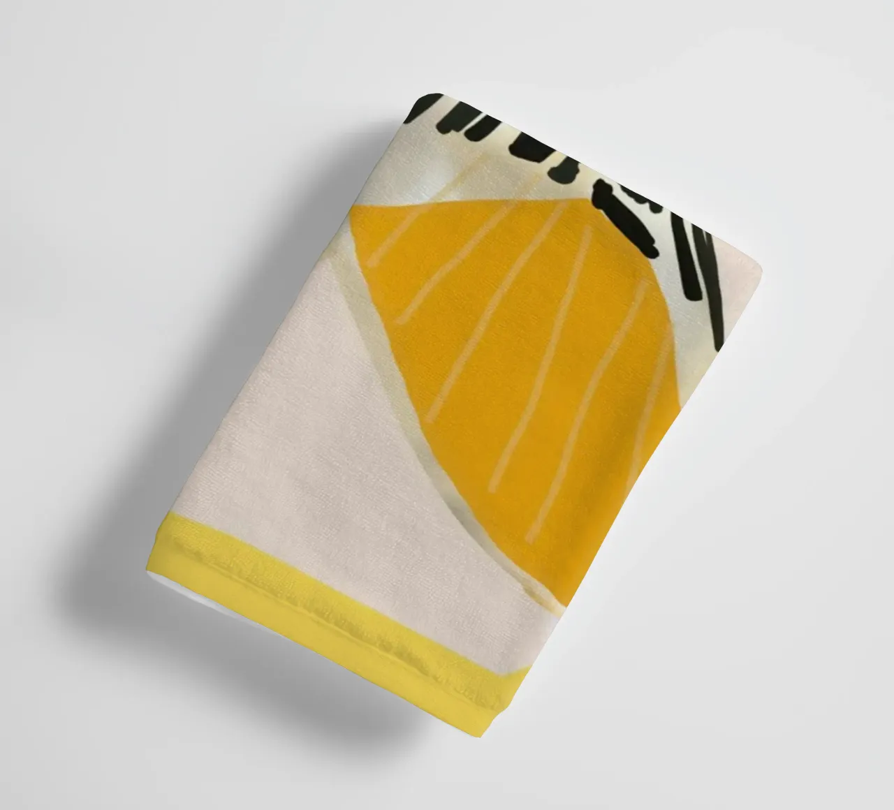Papillon de nuit sur jaune serviette de bain de LeaDArt