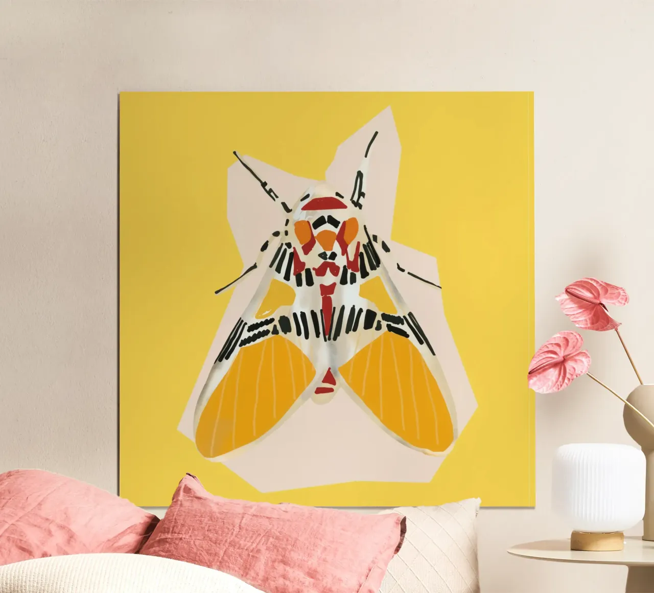 Papillon de nuit sur jaune poster avec cadre en aluminium de LeaDArt
