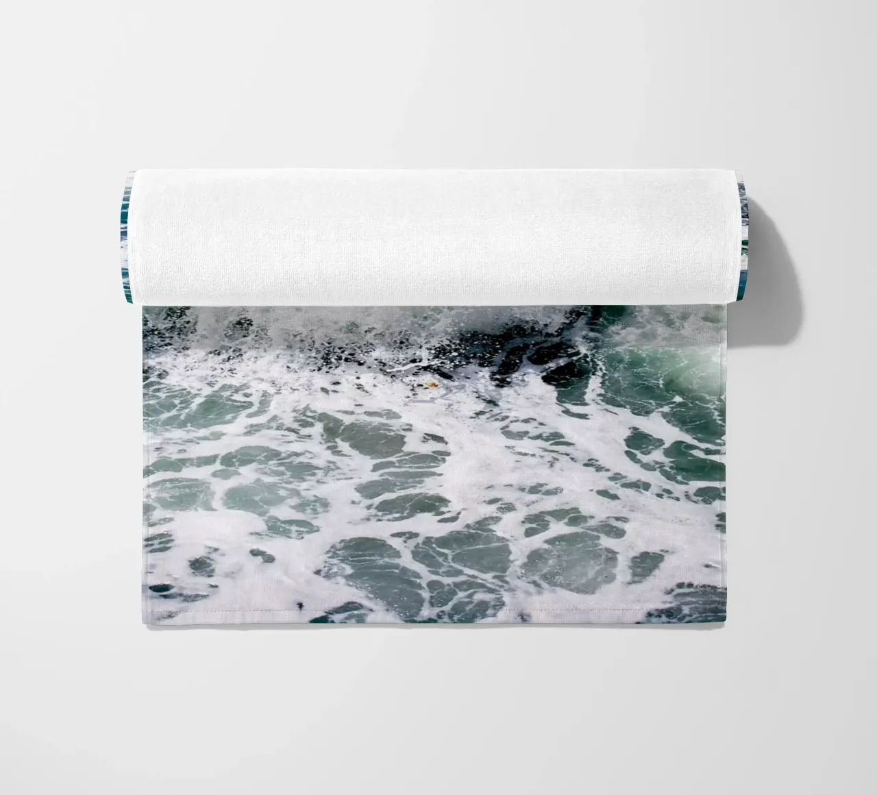 Spruzzata di bianco telo mare da Tal Paz-Fridman