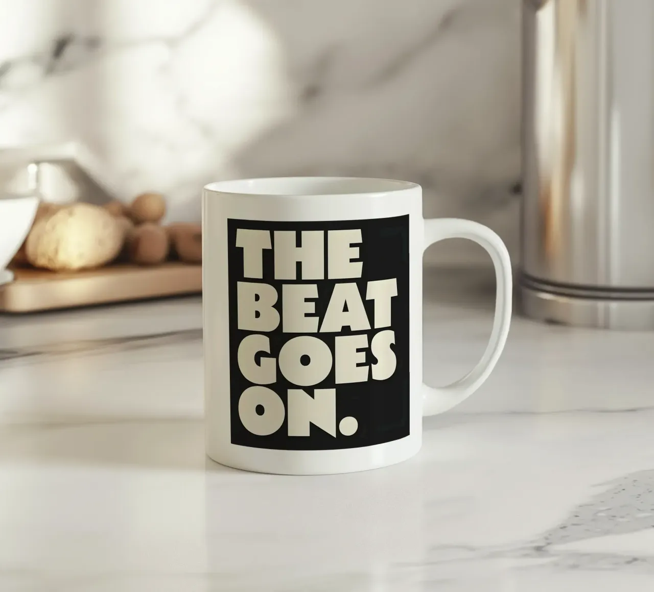 "THE BEAT GOES ON." tazza in ceramica da Type & Tape