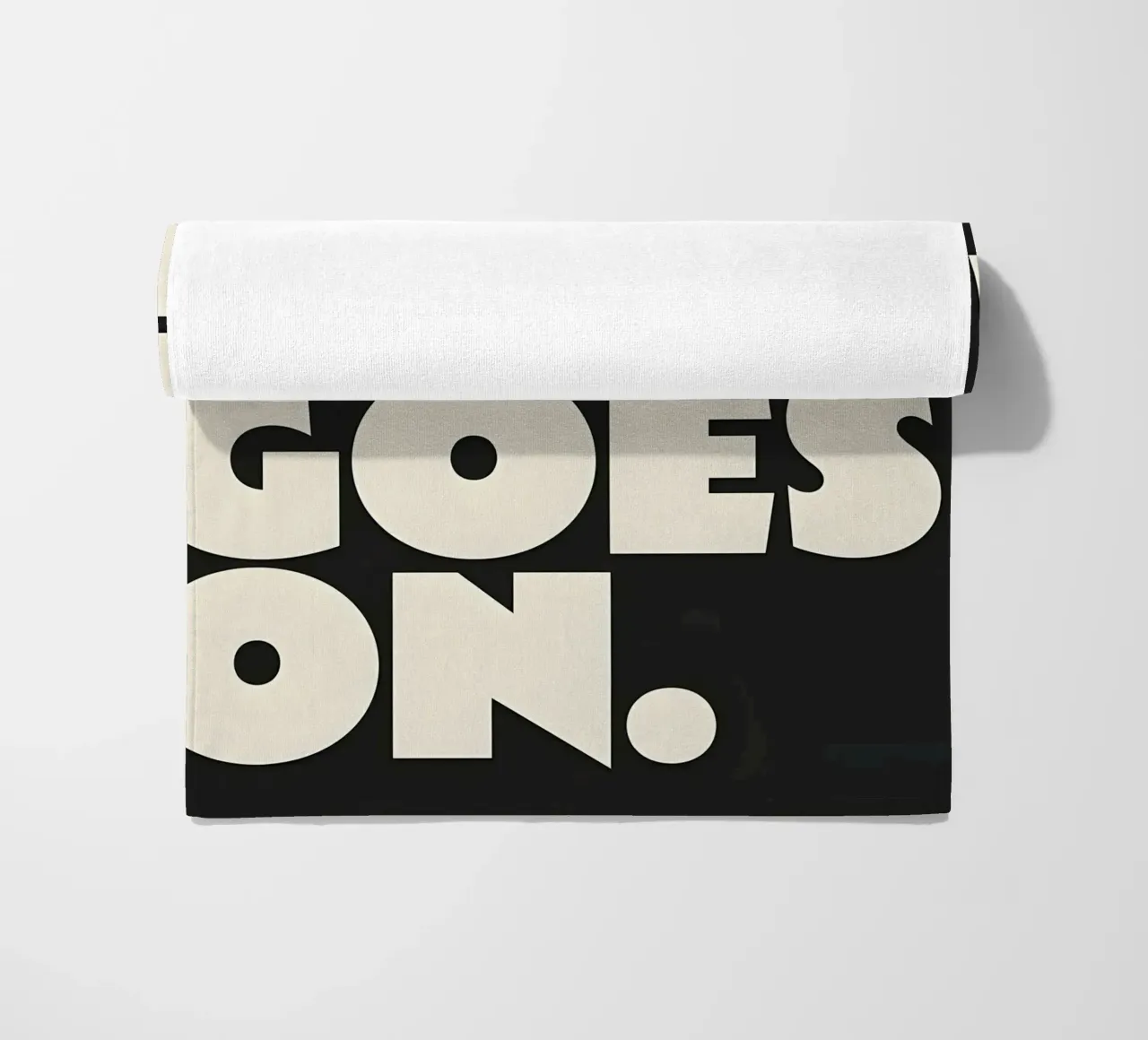 "THE BEAT GOES ON." telo mare da Type & Tape
