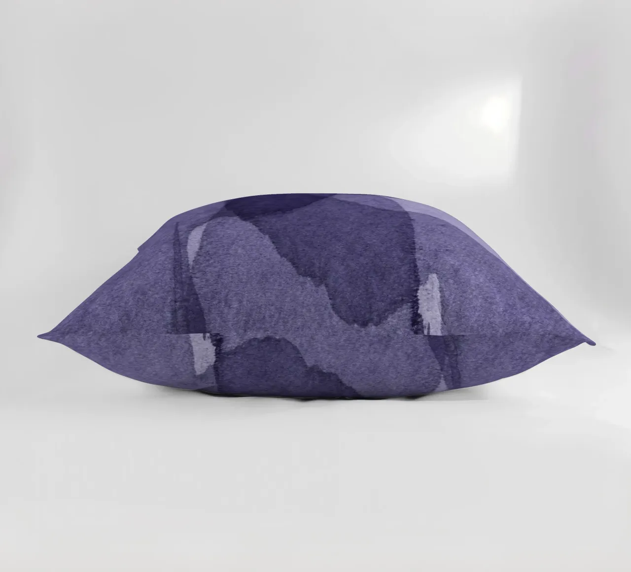 transparent violet cuscino da IRIS LEHNHARDT FINE ART