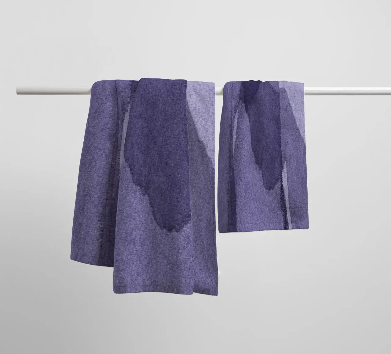 transparent violet asciugamano da bagno da IRIS LEHNHARDT FINE ART