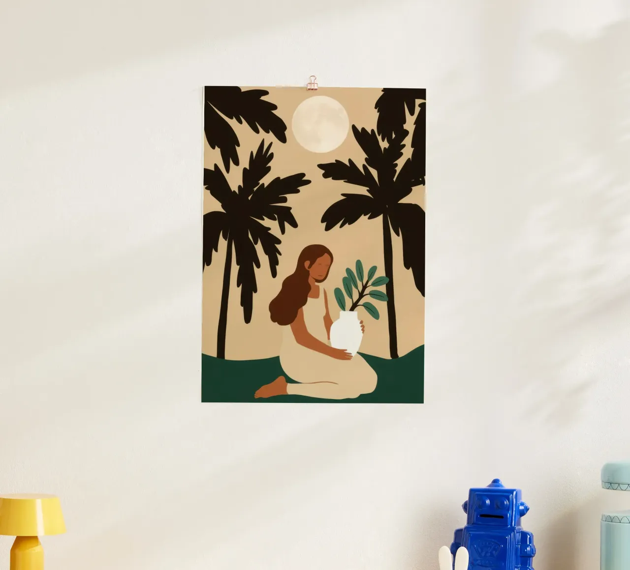 Solitudine sulla spiaggia al chiaro di luna poster con telaio in legno da Luna Aura