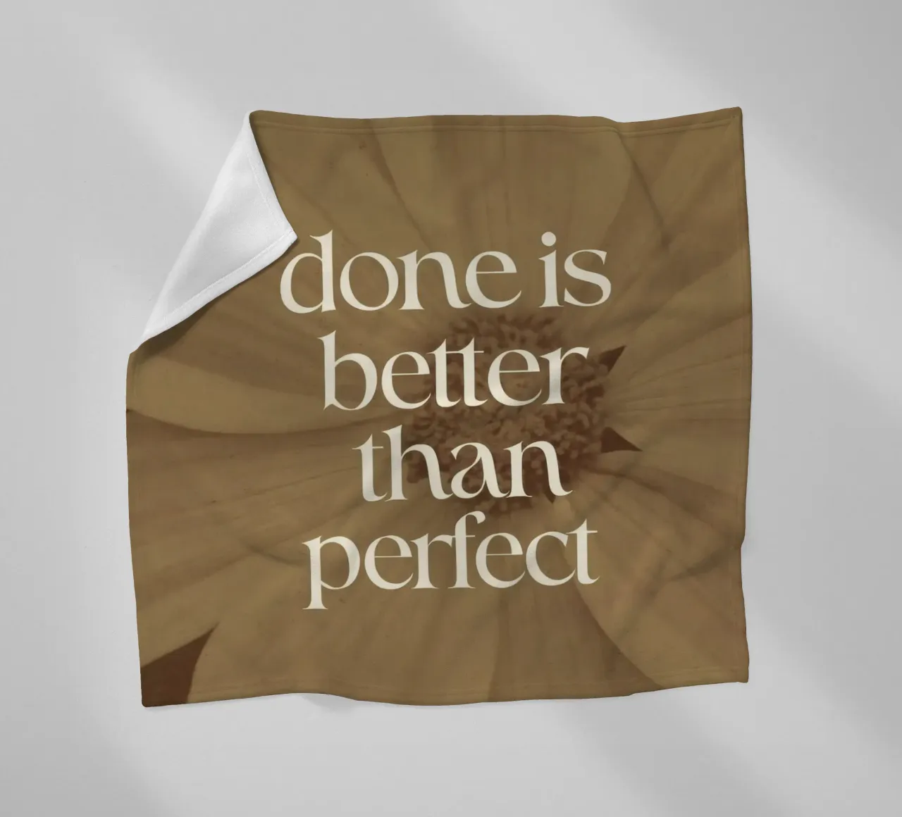 Done Is Better Than Perfect coperta in pile da treechild