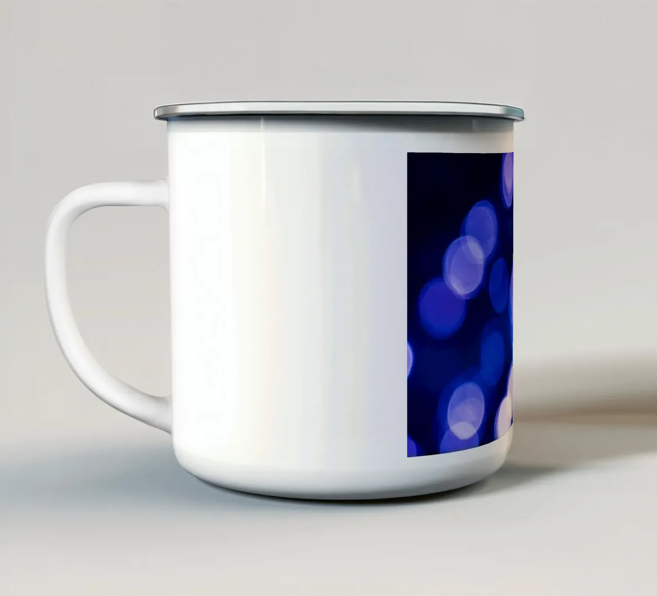 Luce sull'acqua I tazza in smalto da Tal Paz-Fridman