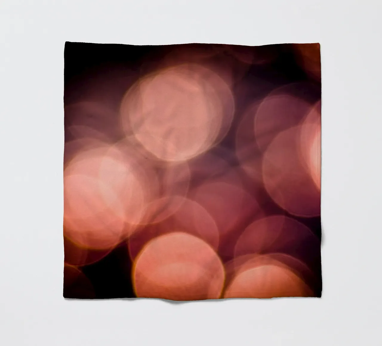 Luce sull'acqua II coperta in pile da Tal Paz-Fridman