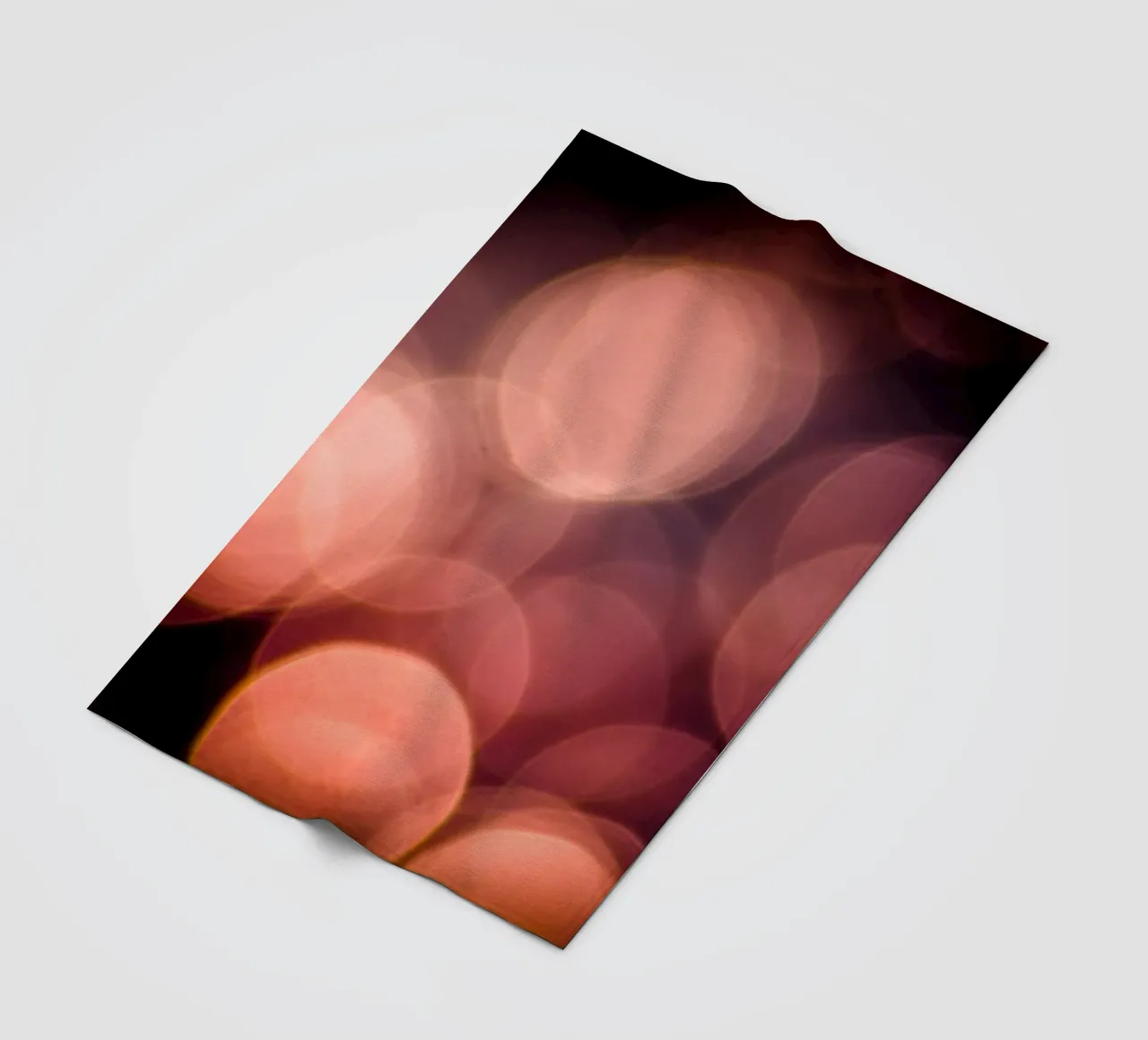 Luce sull'acqua II coperta in pile da Tal Paz-Fridman